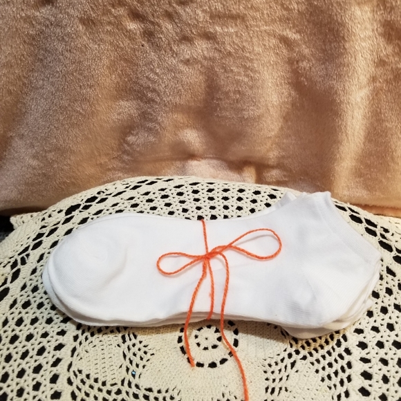 New set of 5 pair white socks - Picture 4 of 4